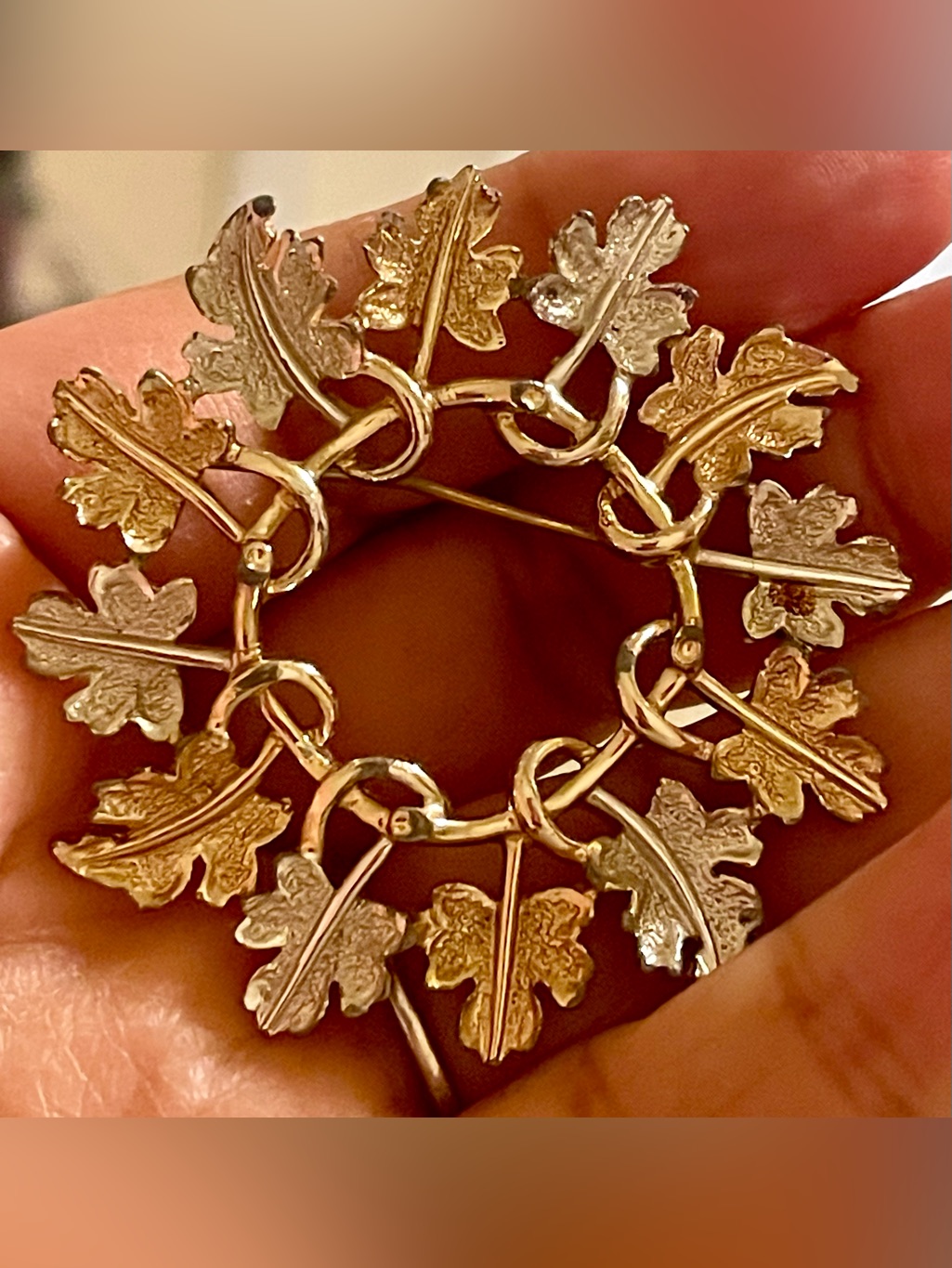 Sarah Coventry Gold-Tone Leaf Wreath Brooch